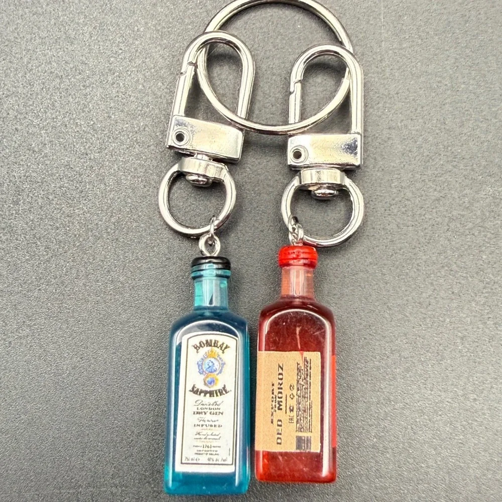 Miniature Bombay Sapphire Gin‎ and Red Liquor Bottle Keychain Set Silver Tone